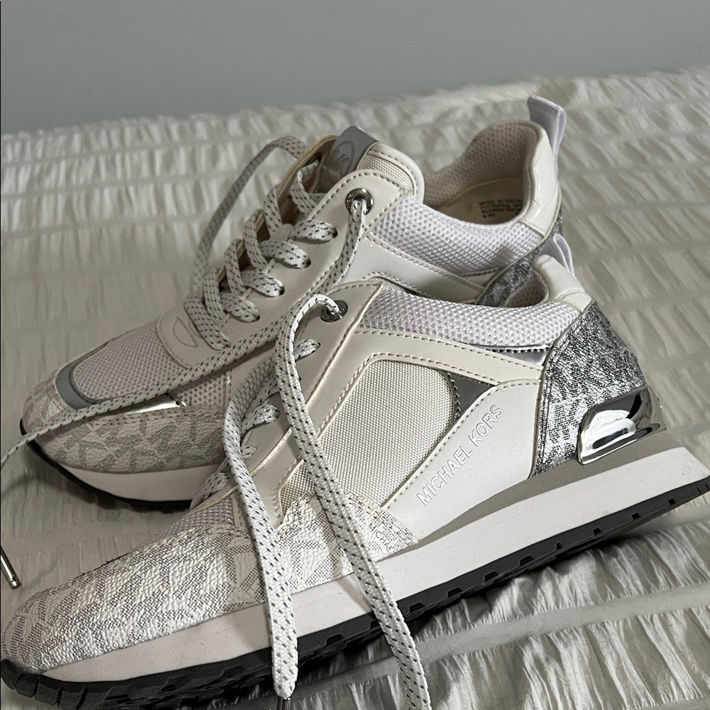 Michael Kors White and Silver Logo-Trim Runner Sneakers